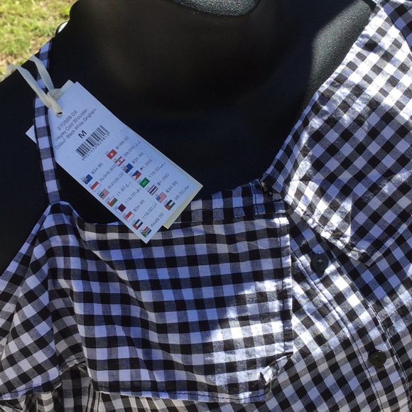 NWT Awesome Cold Shoulder Sz Med Long Sleeve Top - Picture 4 of 6